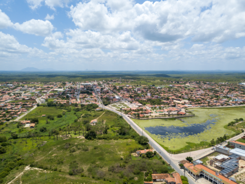 Vista aérea de Cariré, município com 18.470 residentes. Prefeitura de Cariré