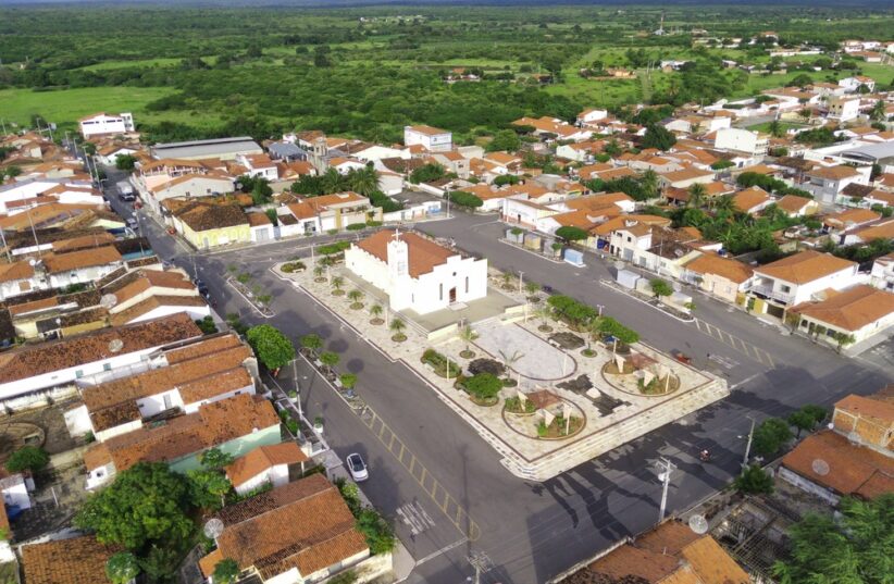 Praça da matriz, no Centro de ipaporanga. Prefeitura de Ipaporanga